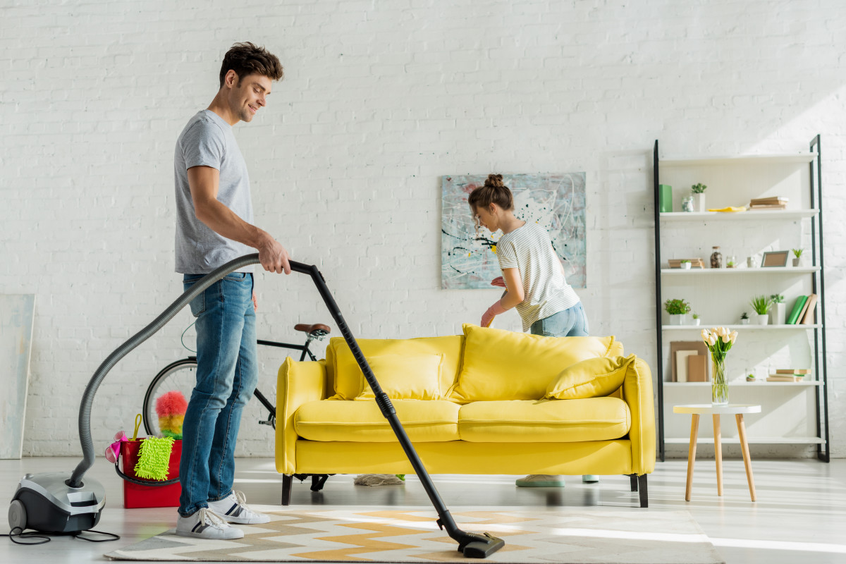 Dinar Bayan Temizlikçi